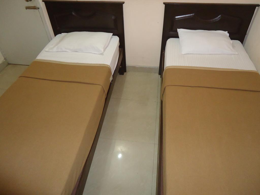 Hotel Sri Sai Comforts Bangalore Exterior foto