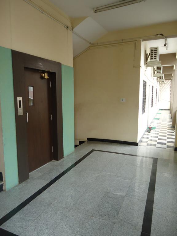 Hotel Sri Sai Comforts Bangalore Exterior foto