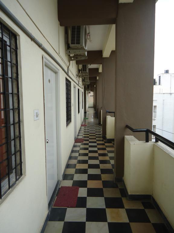 Hotel Sri Sai Comforts Bangalore Exterior foto